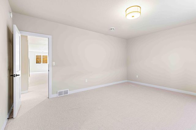 324 25th Avenue E, West Fargo, ND 58078