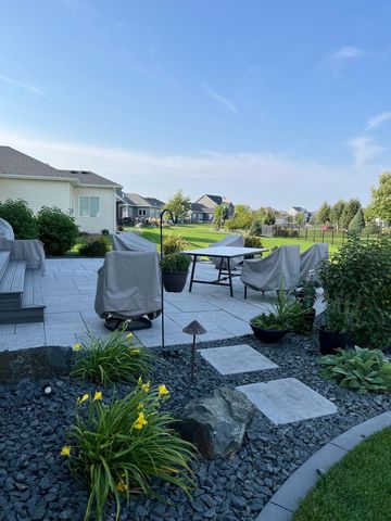 324 25th Avenue E, West Fargo, ND 58078