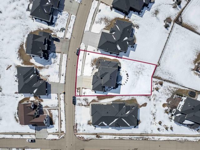 324 25th Avenue E, West Fargo, ND 58078
