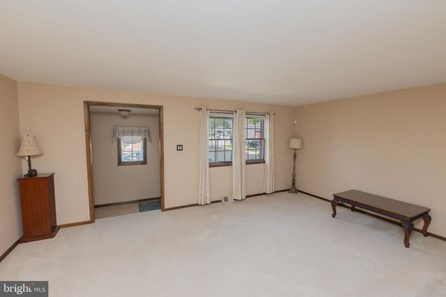 327 LINCOLN AVE, Bristol, PA 19007