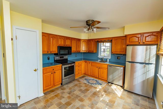 327 LINCOLN AVE, Bristol, PA 19007