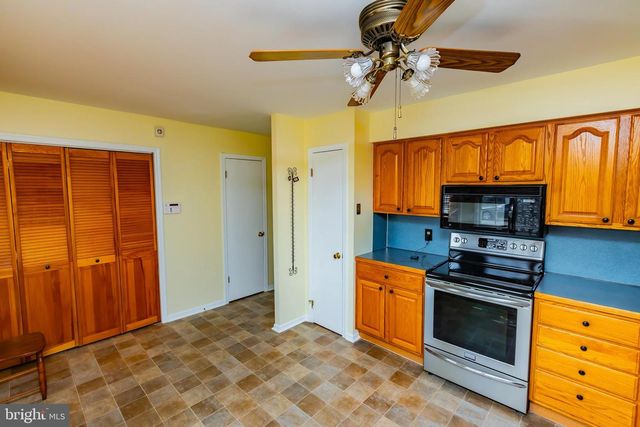 327 LINCOLN AVE, Bristol, PA 19007