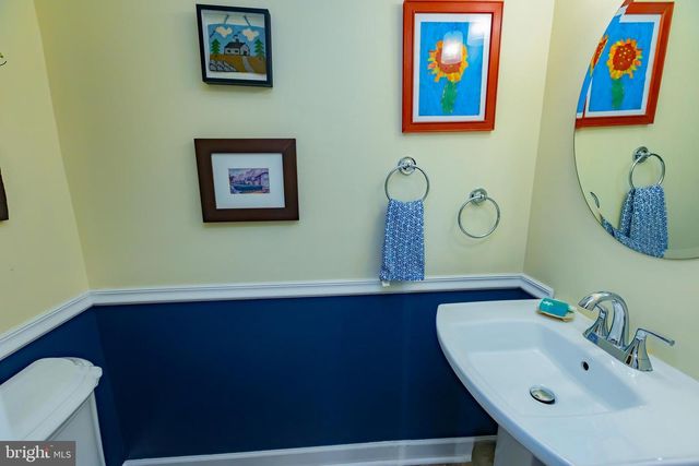 327 LINCOLN AVE, Bristol, PA 19007