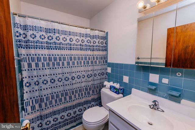 327 LINCOLN AVE, Bristol, PA 19007