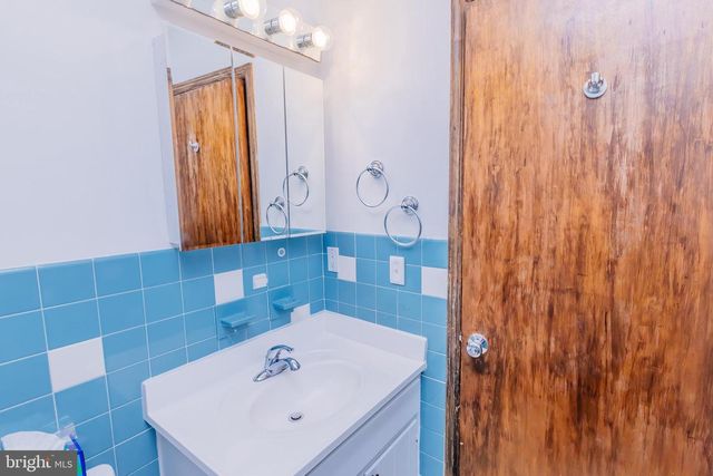 327 LINCOLN AVE, Bristol, PA 19007