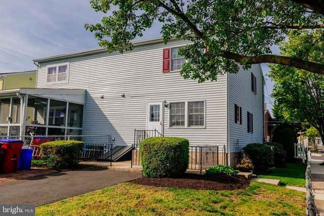 327 LINCOLN AVE, Bristol, PA 19007