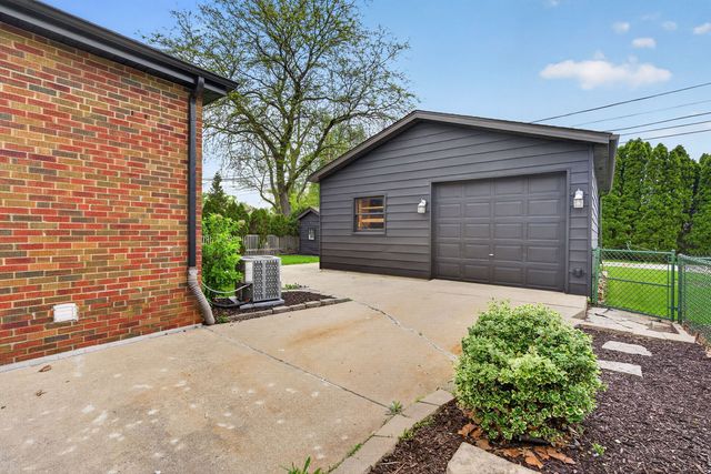 311 N Home Avenue, Park Ridge, IL 60068
