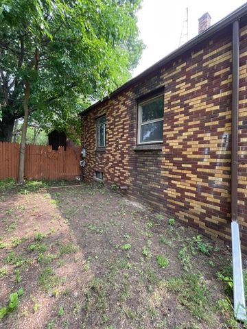 15717 Freeland Street, Detroit, MI 48227