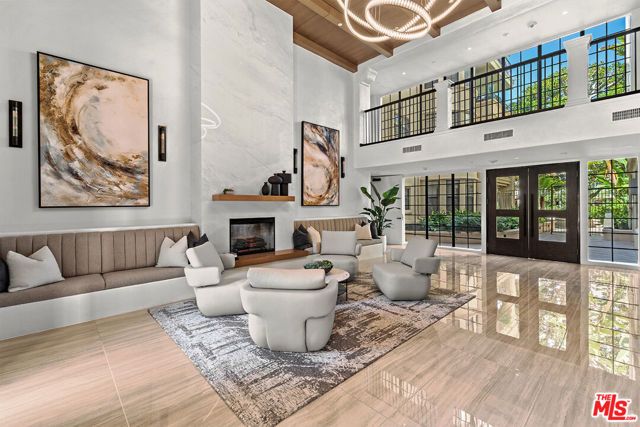 555 S Barrington Avenue 107, Los Angeles, CA 90049