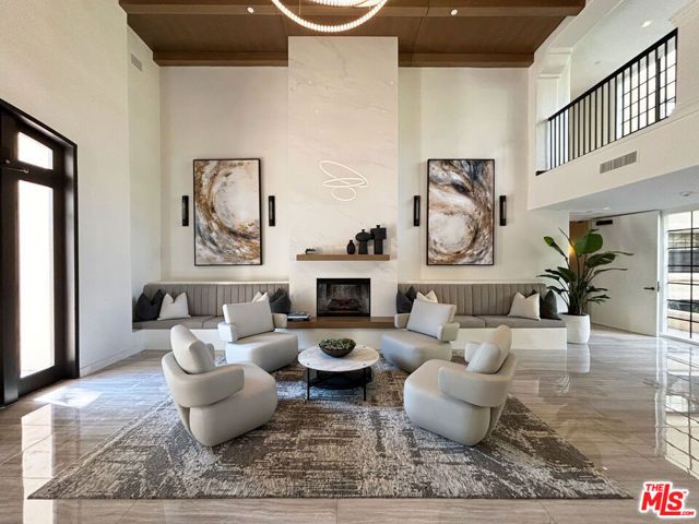 555 S Barrington Avenue 107, Los Angeles, CA 90049