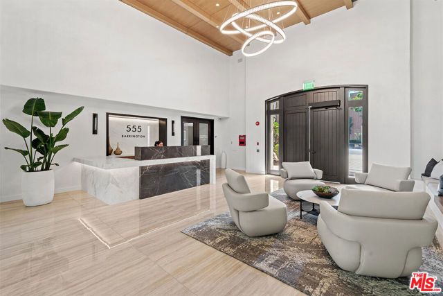 555 S Barrington Avenue 107, Los Angeles, CA 90049