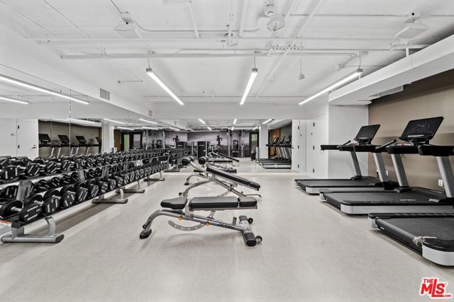 555 S Barrington Avenue 107, Los Angeles, CA 90049