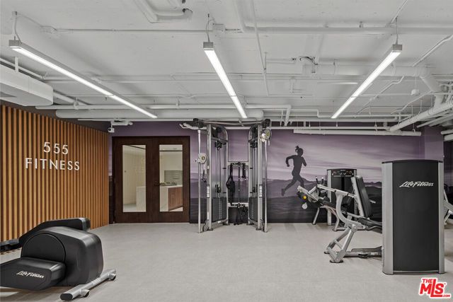 555 S Barrington Avenue 107, Los Angeles, CA 90049