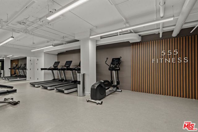 555 S Barrington Avenue 107, Los Angeles, CA 90049