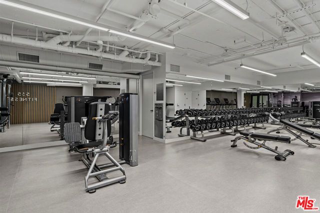 555 S Barrington Avenue 107, Los Angeles, CA 90049