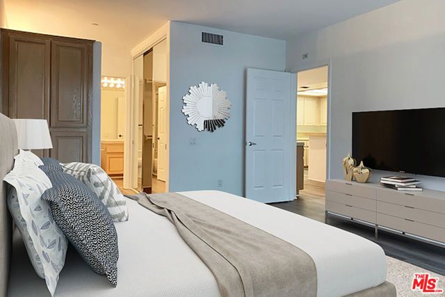 555 S Barrington Avenue 107, Los Angeles, CA 90049