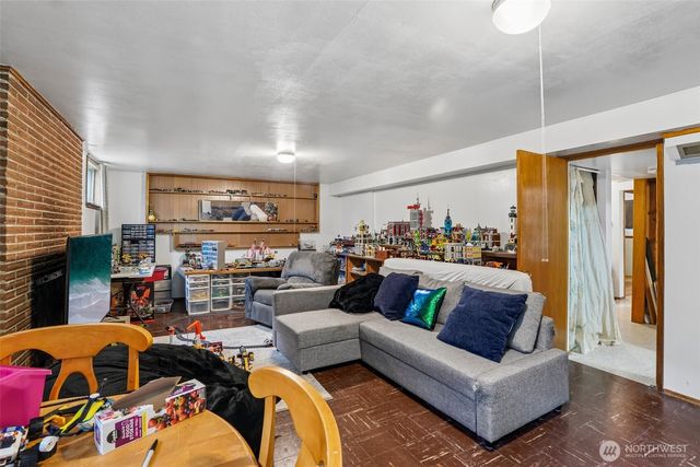 4151 23rd Avenue SW, Seattle, WA 98106