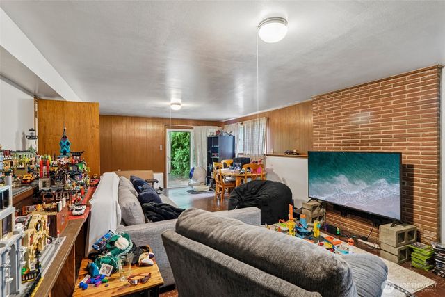 4151 23rd Avenue SW, Seattle, WA 98106