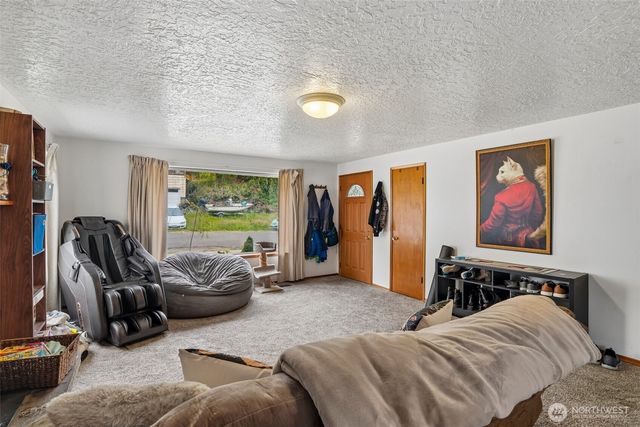 4151 23rd Avenue SW, Seattle, WA 98106