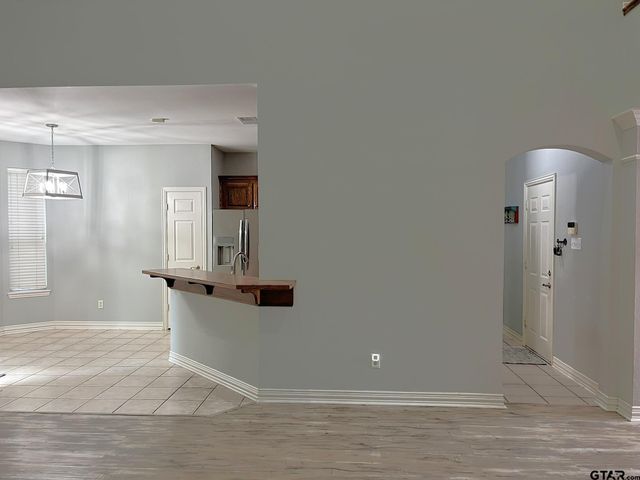 7614 Abbeywood Ct., Tyler, TX 75703