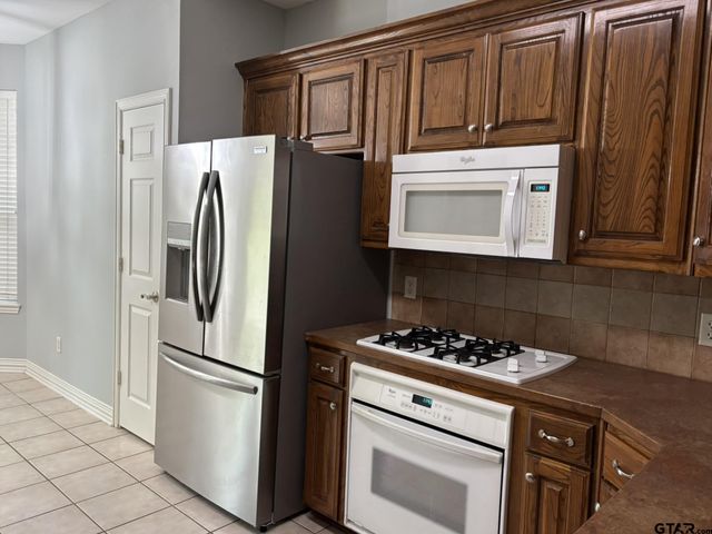 7614 Abbeywood Ct., Tyler, TX 75703
