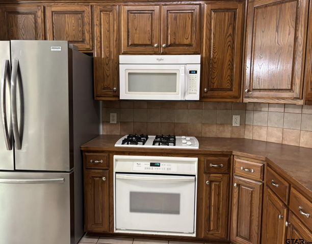 7614 Abbeywood Ct., Tyler, TX 75703