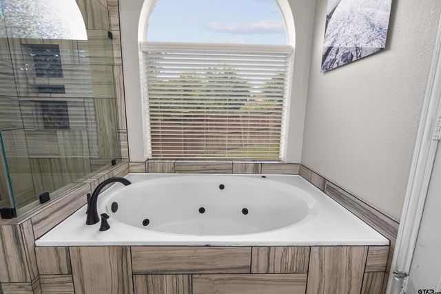 7614 Abbeywood Ct., Tyler, TX 75703