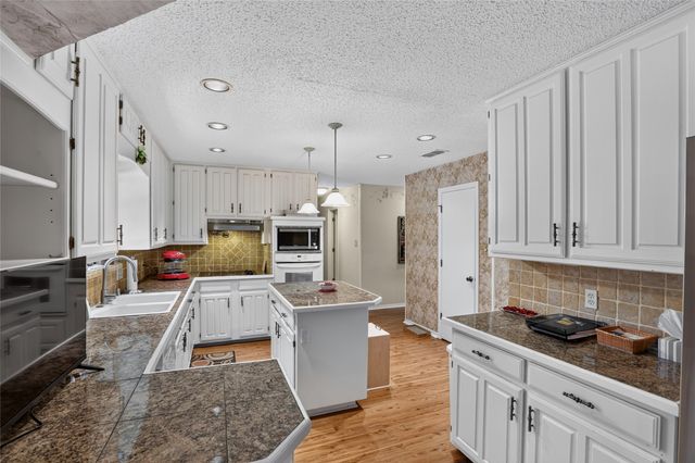3910 Cross Bend Court, Arlington, TX 76016