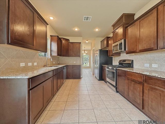 22616 Timber Ridge Dr, Denham Springs, LA 70726
