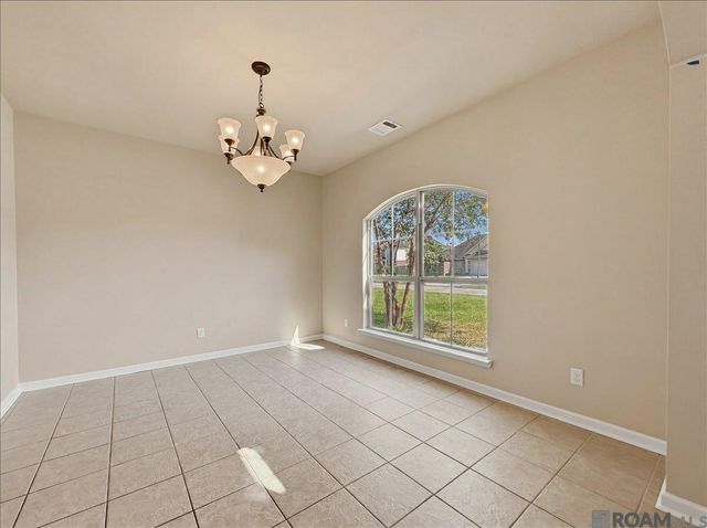 22616 Timber Ridge Dr, Denham Springs, LA 70726