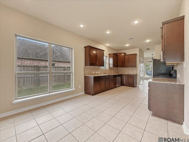 22616 Timber Ridge Dr, Denham Springs, LA 70726