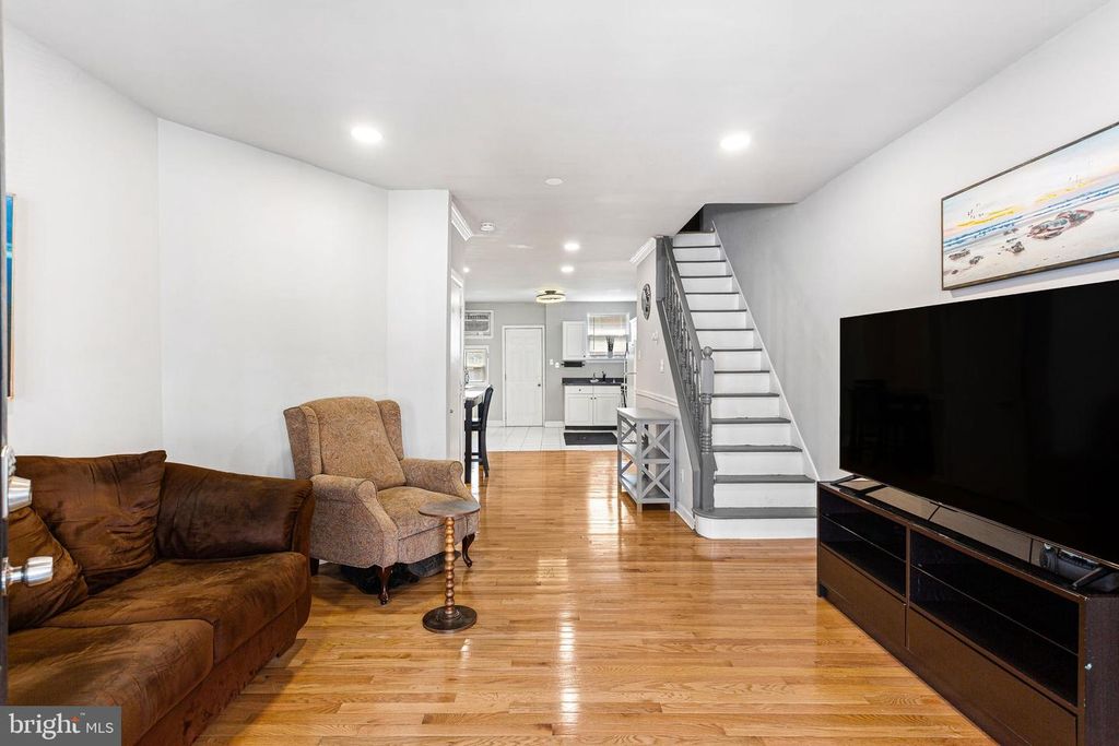 2839 S ISEMINGER ST, PHILADELPHIA, PA 19148 — photo 3