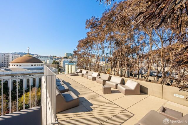 8 Octavia Boulevard 407, San Francisco, CA 94102