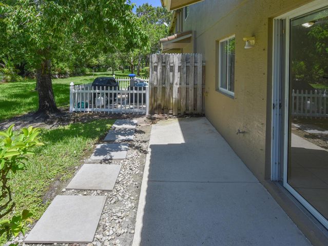 2257 SW Marshfield Court, Port Saint Lucie, FL 34953