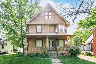 5100 Greenhurst Drive, Maple Heights, OH 44137