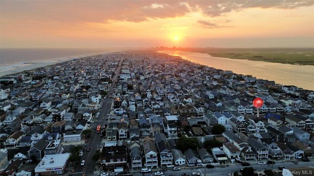 83 California Street, Long Beach, NY 11561