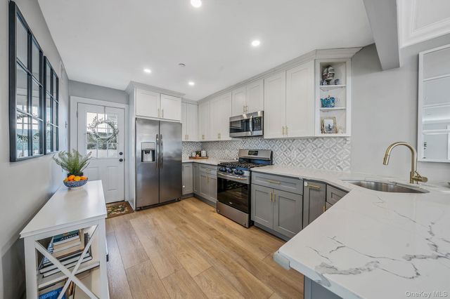 83 California Street, Long Beach, NY 11561