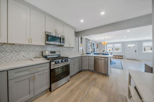 83 California Street, Long Beach, NY 11561