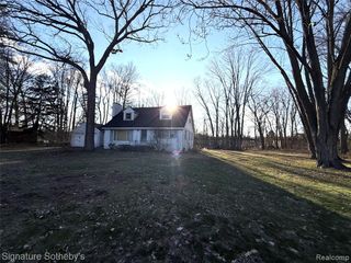 5825 N Lotz Road, Canton, MI 48187