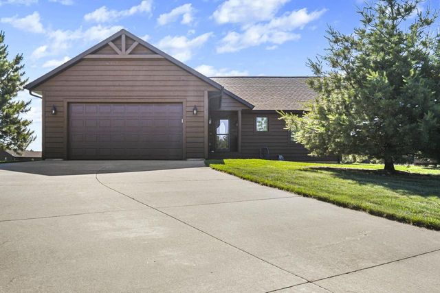 N8062 15th Avenue, New Lisbon, WI 53950