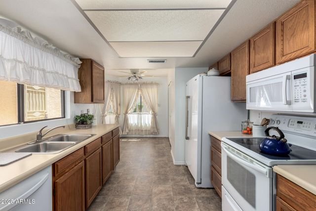 617 S ARROWWOOD Way, Mesa, AZ 85208