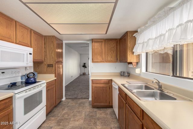 617 S ARROWWOOD Way, Mesa, AZ 85208