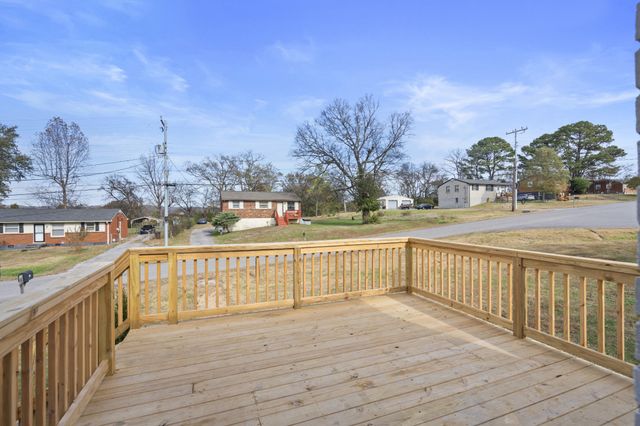 207 Sunset Blvd, Gallatin, TN 37066