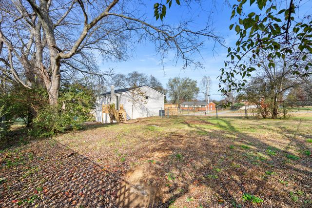 207 Sunset Blvd, Gallatin, TN 37066