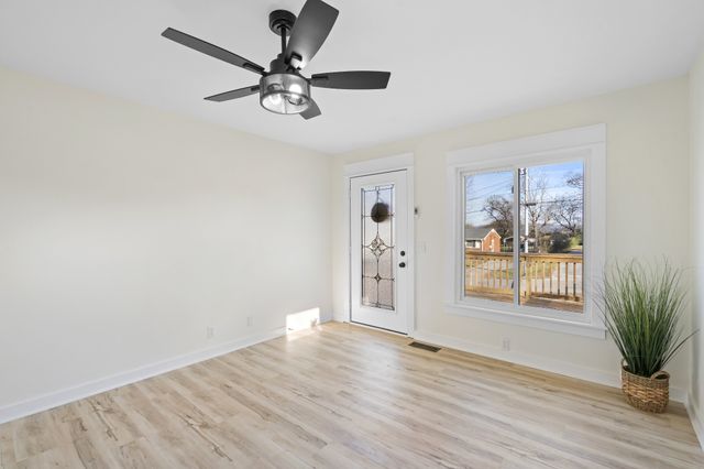 207 Sunset Blvd, Gallatin, TN 37066