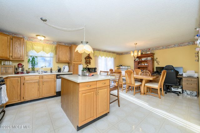 33 Compass Lane, Barnegat, NJ 08005