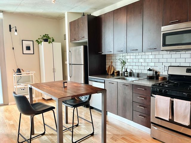 659 W Randolph Street 1217, Chicago, IL 60661