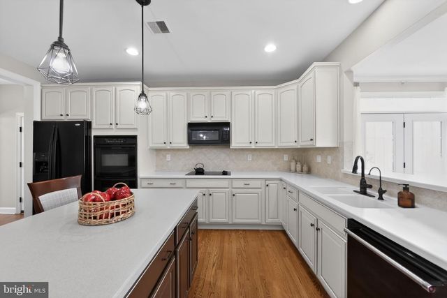 19 STEEPLEVIEW DR, Glenmoore, PA 19343