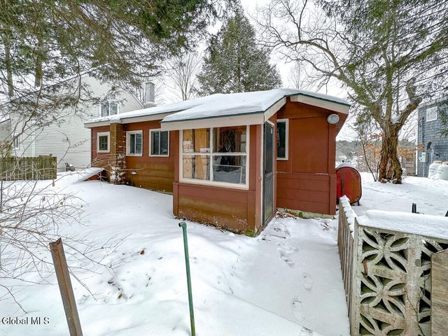 41 Hanneford Road, Queensbury, NY 12804