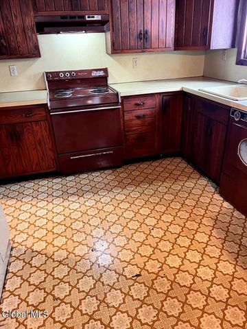 41 Hanneford Road, Queensbury, NY 12804